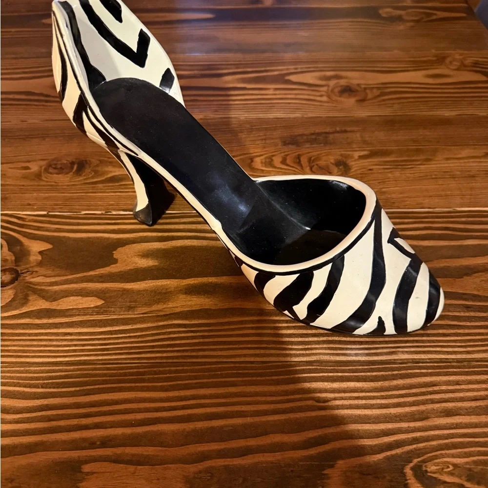 Zebra Print High Heel Wine Holder - Picture 3 of 4